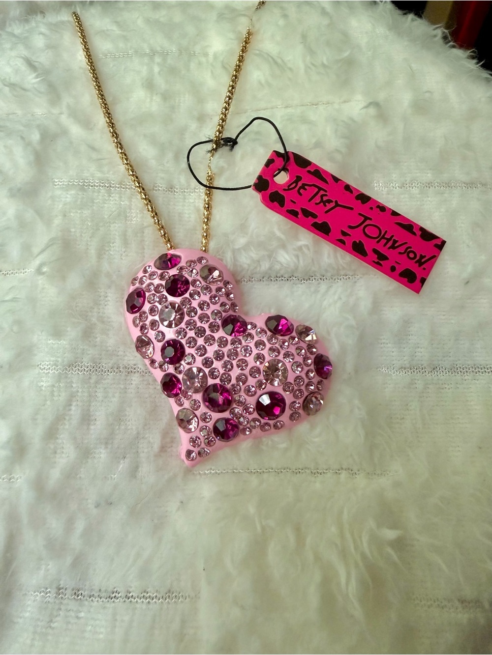 NWT Betsey Johnson Pink Bling Heart Pendant/Pin & Gold Tone Chain